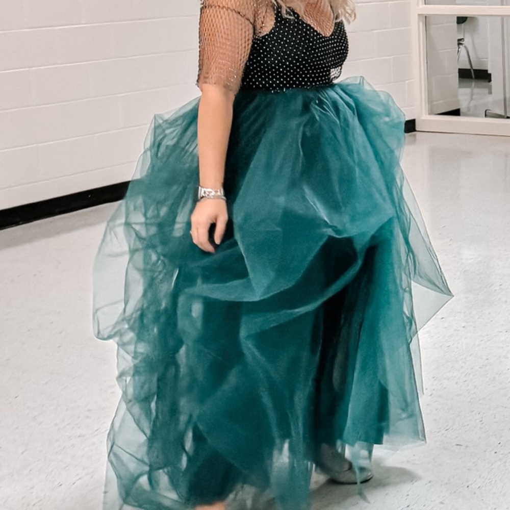 Elegant Black and Teal Tulle Gown
